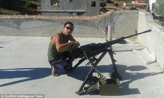 Hình ảnh do một tài khoản mang tên Ayas Saryg-Oo đăng trên mạng xã hội cho thấy binh sĩ trong ảnh ở gần tỉnh Hama - Syria. Ảnh: CIT