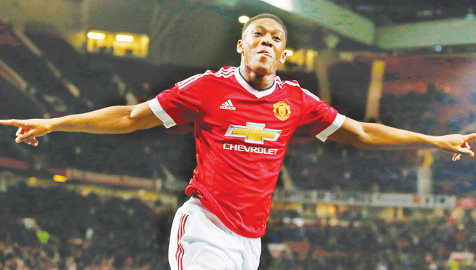Martial nhận được sự ủng hộ tuyệt đối của CĐV Man United.