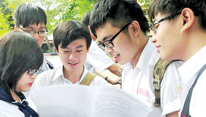 Thí sinh kỳ dự thi THPT Quốc gia năm 2015 tại Hà Nội. Ảnh: Hồng Vĩnh