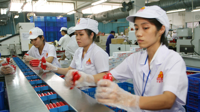 Chế độ ưu ái đối với lao động nữ, cũng như tính nhân văn trong quá trình sử dụng lao động. Ảnh: Ngọc Châu