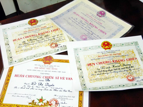 Giả danh bộ đội để nhận huân chương, trợ cấp