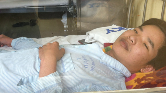 Người lớn mắc sốt xuất huyết cũng gia tăng tại khoa nhiễm D Bệnh viện Bệnh Nhiệt đới TPHCM. Ảnh: Quốc Ngọc