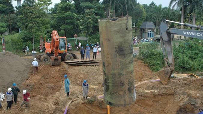 Hiện trường một lần đường ống nước sông Đà bị vỡ. Ảnh: Thanh Hà