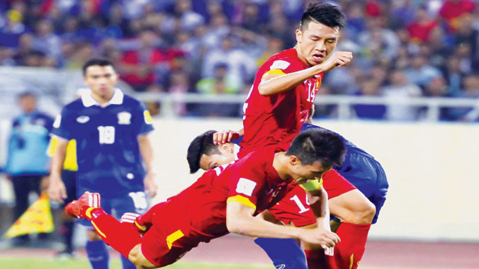 ĐTVN tiếp tục gục ngã trước ĐT Thái Lan ngay tại Mỹ Đình bởi sự thua kém về đẳng cấp. Ảnh: Như Ý