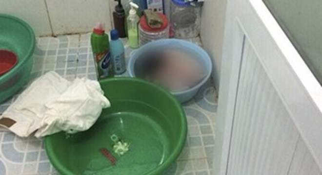 Phòng tắm phát hiện thi thể bé sơ sinh.