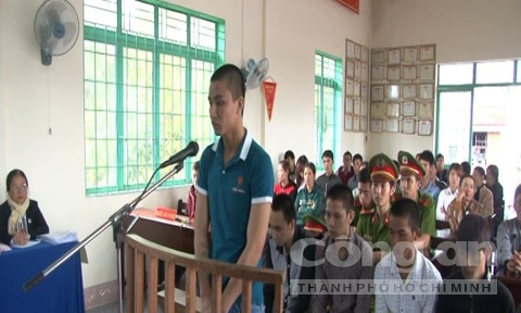 Các bị cáo tại phiên tòa