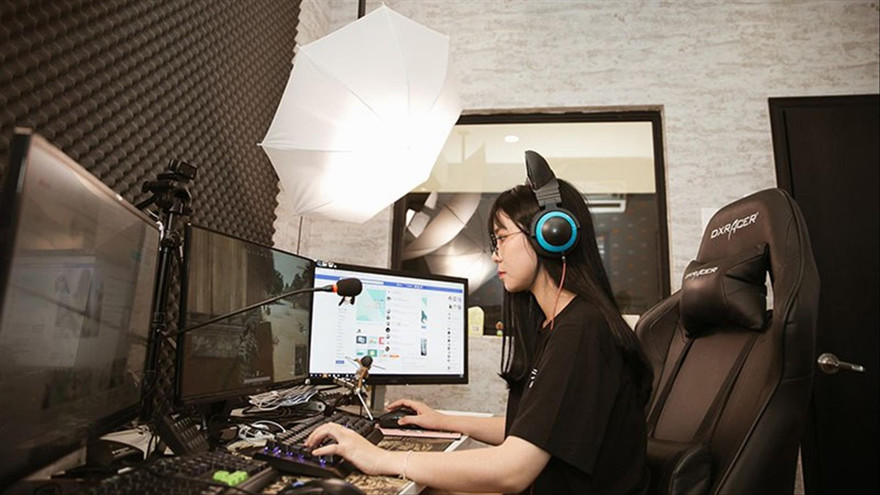 Streamer, Youtuber sáng tạo nội dung