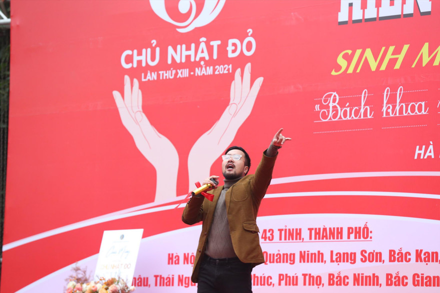  Rapper Rica “lạc đường” tới Chủ nhật Đỏ Ảnh: MẠNH THẮNG 