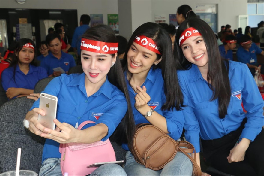 Các bạn Hoa khôi ở Cần Thơ tham gia Chủ nhật Đỏ năm 2020. ẢNH: HÒA HỘI 