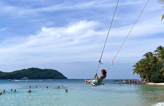 Du khách nghỉ dưỡng “sang chảnh” với giá hấp dẫn Ảnh: KỲ SƠN 