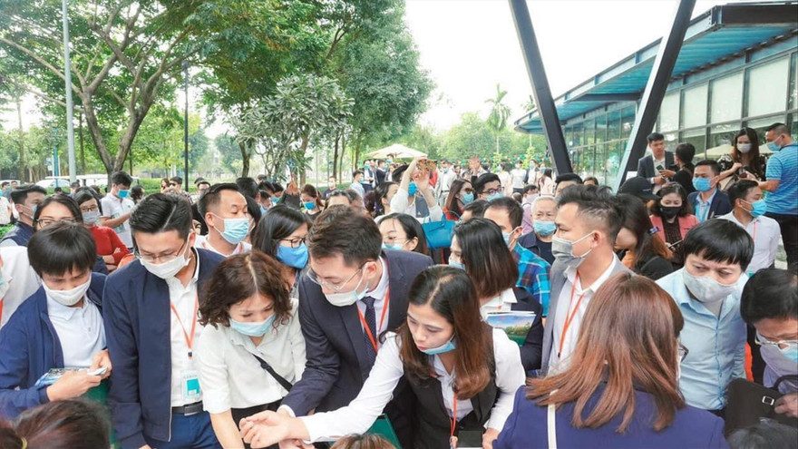 Môi giới chen nhau trong ngày mở bán dự án Hà Đô Charm Villas của Tập đoàn Hà Đô cuối năm 2020 