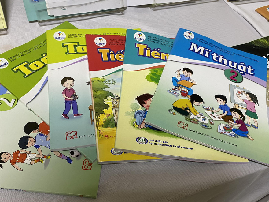 SGK mới năm học 2021-2022 chỉ còn 3 bộ thay vì 5 bộ như năm ngoái 