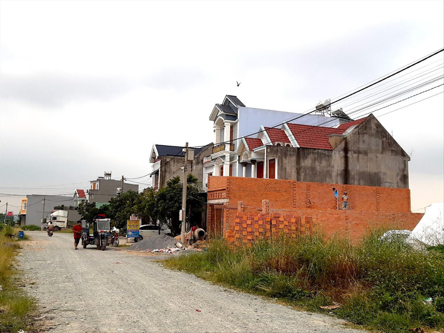 Nhiều công trình xây trái phép trên đất nông nghiệp đang rầm rộ triển khai 