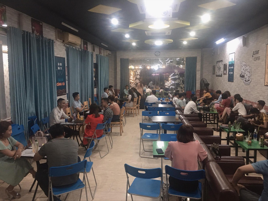 Các “con mồi” được đưa đến tư vấn đầu tư tại quán cà phê ở Bình Dương 