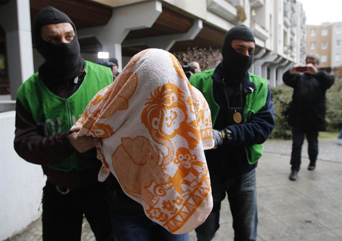 Nghi phạm bị cảnh sát Berlin bắt giữ hôm nay. Ảnh: Reuters