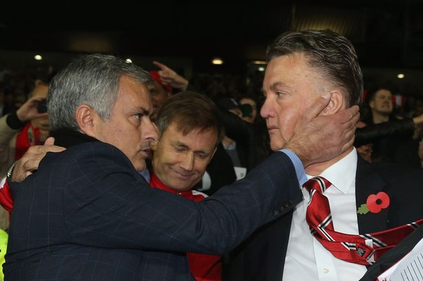 Mourinho tiến gần đến bản hợp đồng với M.U, thay cho Van Gaal