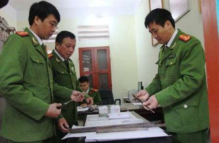 Tang vật vụ án tại cơ quan điều tra.