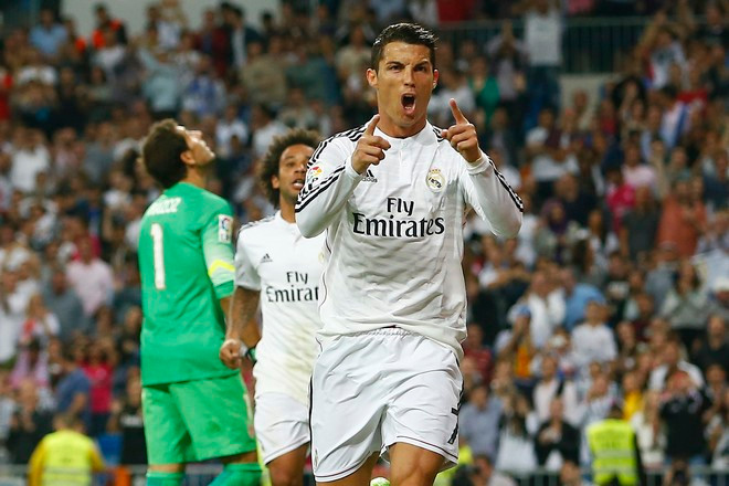 Cựu tiền đạo MU khuyên Real nên bán C.Ronaldo