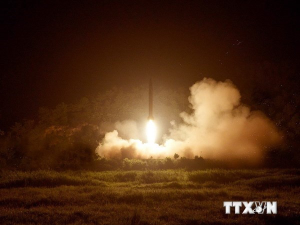 Quân đội Triều Tiên diễn tập bắn tên lửa chiến thuật mới tại khu vực phía Tây nước này. Ảnh minh họa. (Nguồn: AFP/TTXVN) 