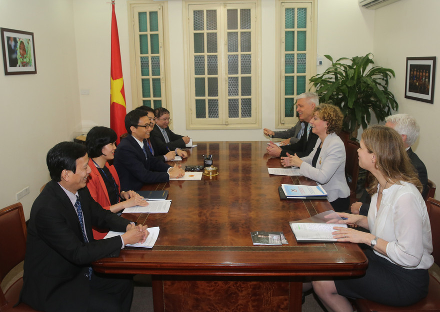 Phó Thủ tướng Vũ Đức Đam tiếp Bộ trưởng Giáo dục Đan Mạch Christine Antorini.