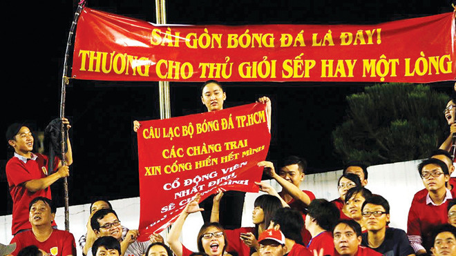 Quyền Chủ tịch Lê Công Vinh muốn làm hài lòng cổ động viên đến sân ngay từ chuyện làm sạch nhà vệ sinh ở sân Thống Nhất.