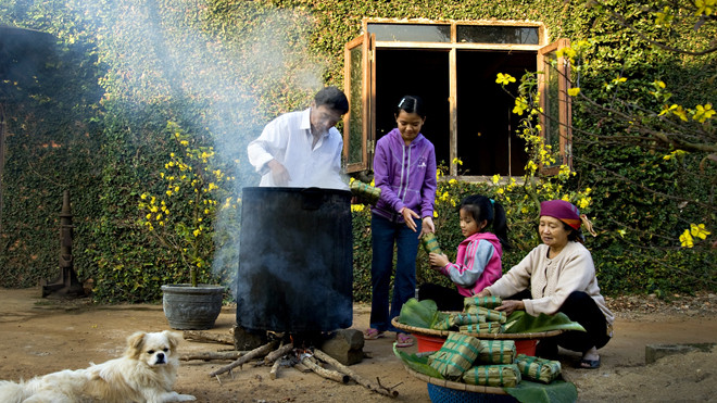 Quê nhà vẫn mong con về