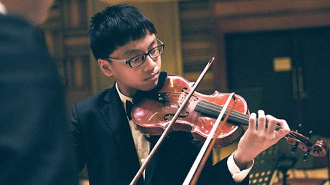 Tài năng Violon Trần Lê Quang Tiến.