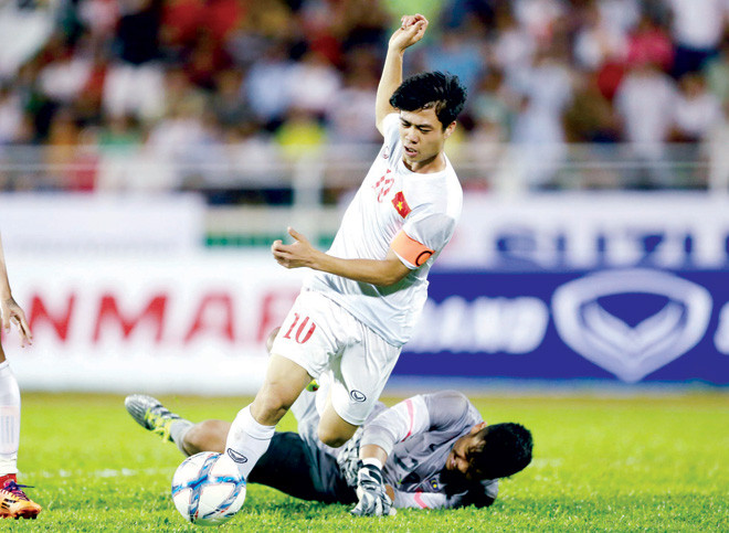 Công Phượng trong một tình huống đối mặt thủ môn ĐT U22 Malaysia ở trận giao hữu vừa qua. Ảnh: VSI