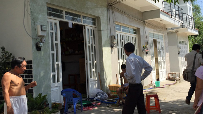 Một dãy nhà xây dựng trên đất lấn chiếm trái phép.