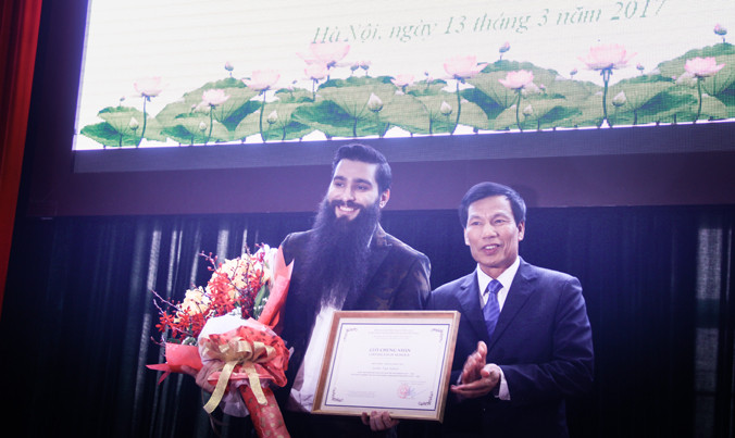 Đạo diễn Jordan Vogt-Roberts nói không trông chờ quyền lợi gì từ vị trí Đại sứ Du lịch. Anh quyết định bán nhà ở Los Angeles chuyển đến Việt Nam. Ảnh: Nguyên Khánh