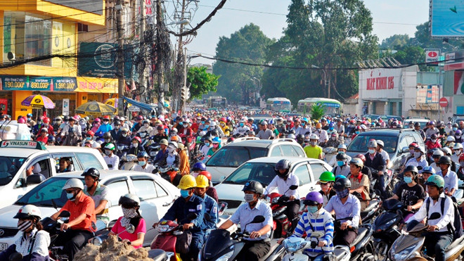 Khu vực sân bay Tân Sơn Nhất thường xuyên kẹt xe do thông xe đường Phạm Văn Đồng khiến phương tiện dồn về tăng đột biến. Ảnh: H.T