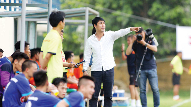 HLV Nguyễn Hữu Thắng sẽ được tăng viện một chuyên gia y tế người Đức để đảm bảo sức khoẻ cho các tuyển thủ trong chiến dịch chinh phục SEA Games 2017. Ảnh: VSI