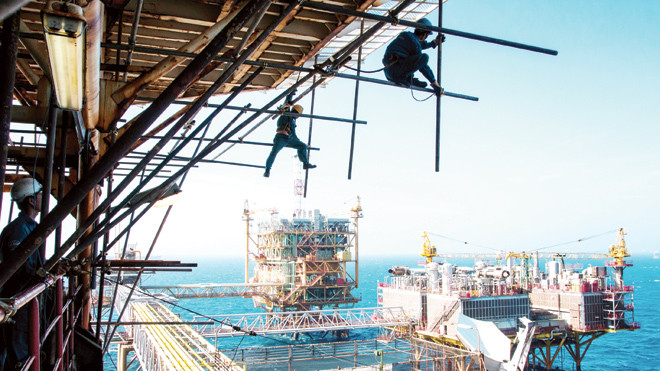 Trên công trường mỏ Bạch Hổ. Ảnh: Vũ Kim Sơn