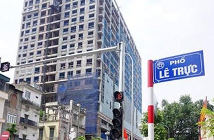 Hiện UBND quận Ba Đình đang tiếp tục chỉ đạo các đơn vị lập phương án phá dỡ giai đoạn 2 nhà 8B Lê Trực