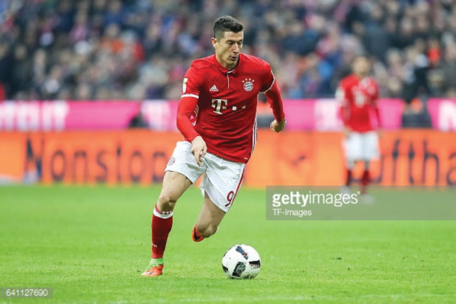 Lewandowski xem nhẹ đối thủ Arsenal ở vòng knock - out Champions League. Ảnh: Getty Images