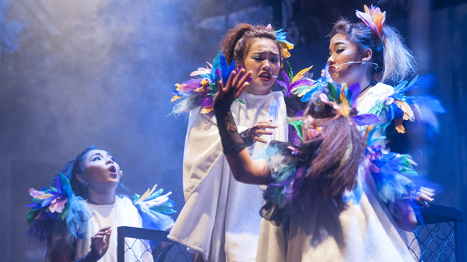 Tưng bừng nhạc kịch đậm chất Nguyễn Phi Phi Anh