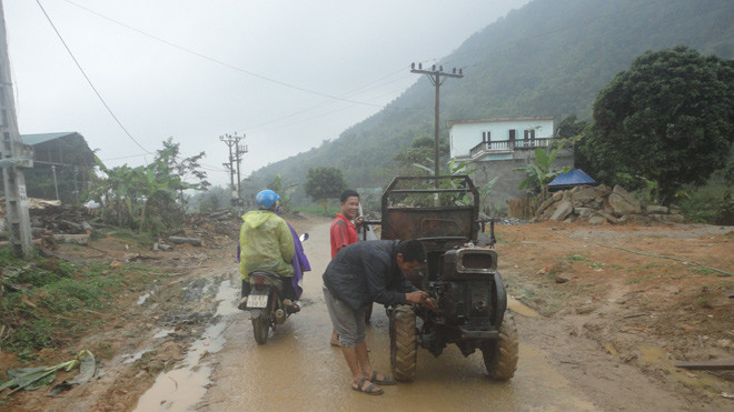 Công nông lông nhông trên đường