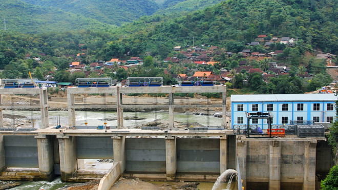 Công trình thủy điện bản Ang tích nước, gây sạt lở QL7