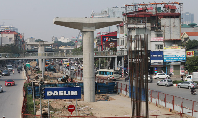 Sau Tết được phép thi công cả đêm, ngày nhưng sáng 13/2, công trường dự án ĐSĐT Nhổn - ga Hà Nội đoạn qua quận Cầu Giấy vắng bóng công nhân.