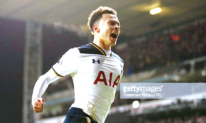 Dele Alli khiến Chelsea nhận trái đắng với cú đúp trên sân White Hart Lane. Ảnh: Getty Images