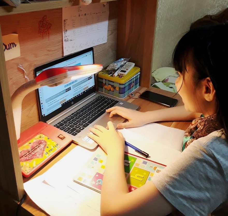 Các trường được chỉ đạo xây dựng kế hoạch dạy học, lựa chọn nội dung cốt lõi, cơ bản, phù hợp dạy trực tuyến. Ảnh: Quỳnh Anh