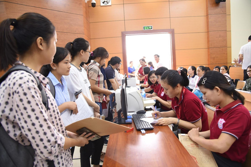 Sinh viên ÐH Y Hà Nội nhập học những năm học trước