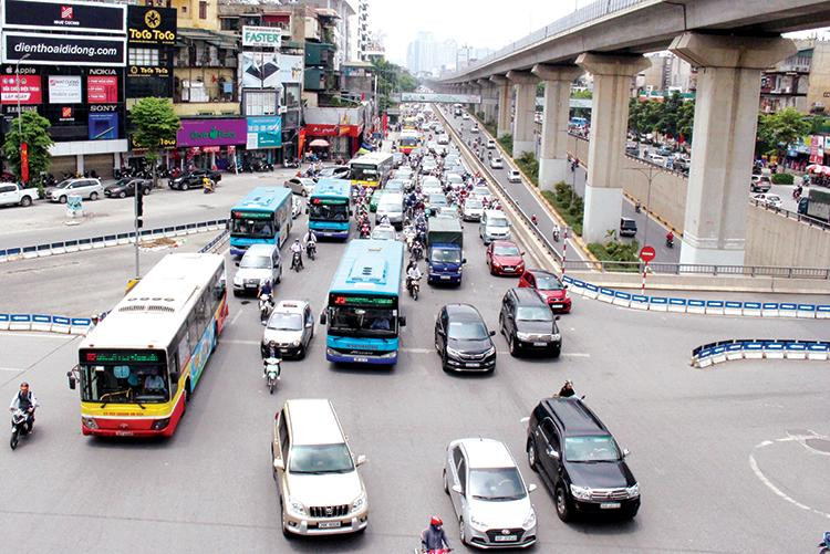 Đa dạng hóa và kết nối liên thông xe buýt với đường sắt đô thị sẽ giúp hạn chế xe cá nhân, giảm ùn tắc