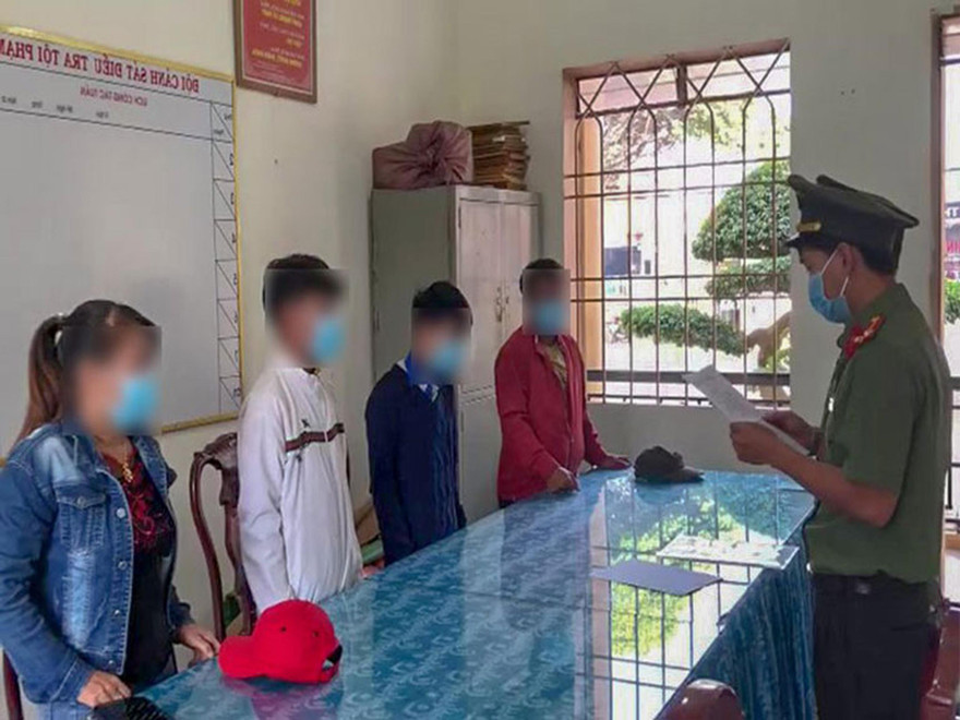 Công an Lâm Ðồng làm việc với nhóm học sinh chia sẻ văn bản sai sự thật