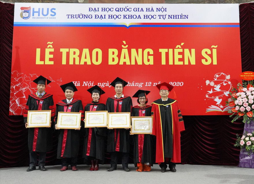 Một buổi lễ trao bằng tiến sĩ năm 2020 (ảnh chụp trước 27/4). ẢNH: DIỆP AN