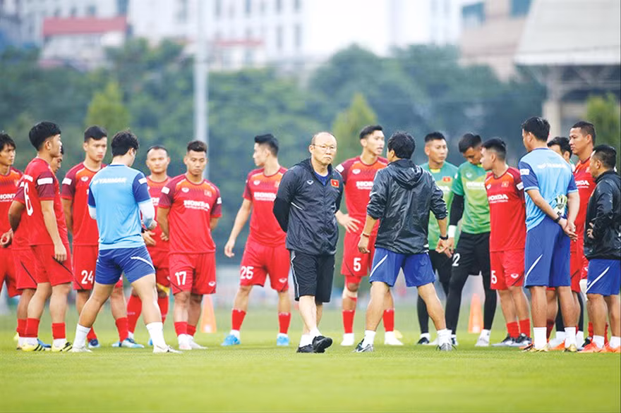Ðội tuyển Việt Nam sẽ tập trung sớm để chuẩn bị cho Vòng loại cuối World Cup 2022 nếu V-League không thể khởi tranh. Ảnh: Anh Tuấn