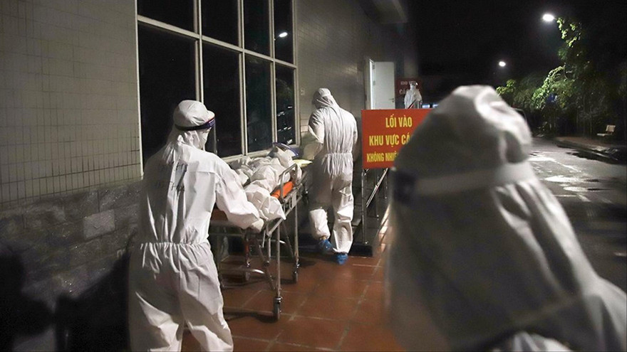 Hà Nội yêu cầu thực hiện nghiêm công tác thường trực cấp cứu, thu dung, theo dõi, điều trị bệnh nhân theo mô hình tháp 3 tầng. Ảnh: Hoàng Mạnh Thắng