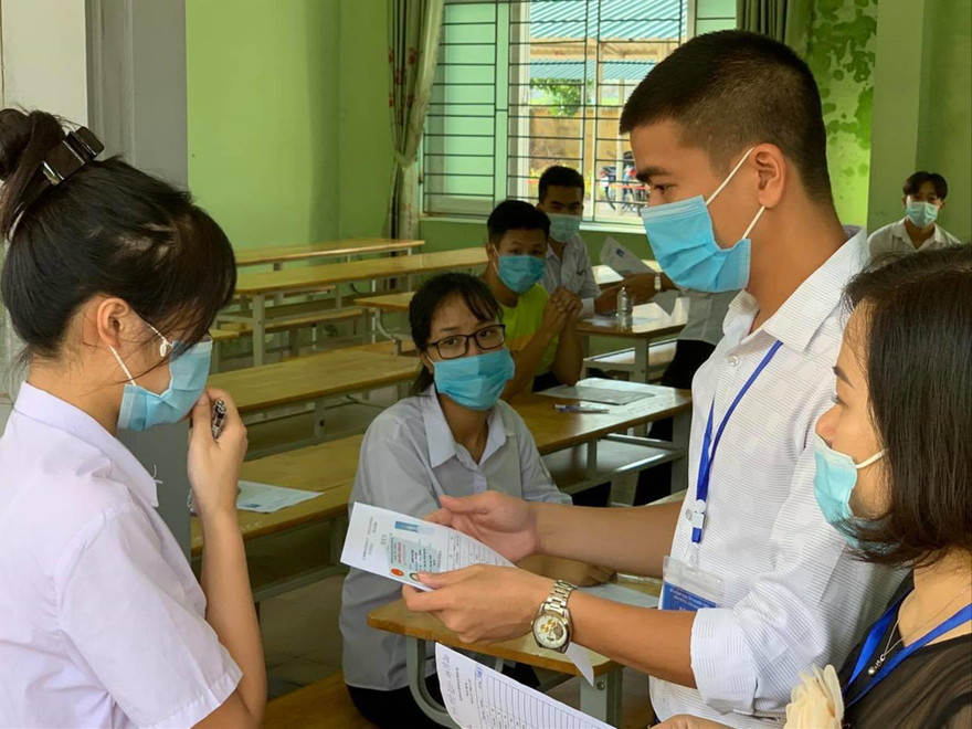 Thí sinh cần đọc kỹ đề án tuyển sinh của các trường ĐH. Ảnh: Diệp An