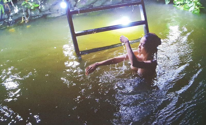 Nhiều khán giả cho rằng nhiều phân cảnh trong “Kiều @” không khác gì phim khiêu dâm.