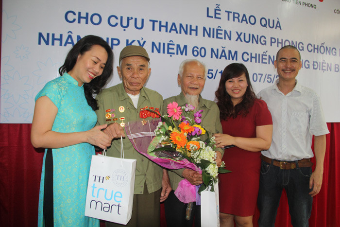 Buổi lễ tri ân cựu TNXP diễn ra trong không khí ấm cúng